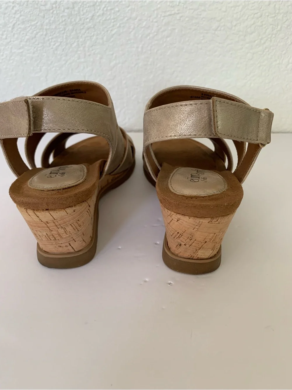 Sofft metallic gold